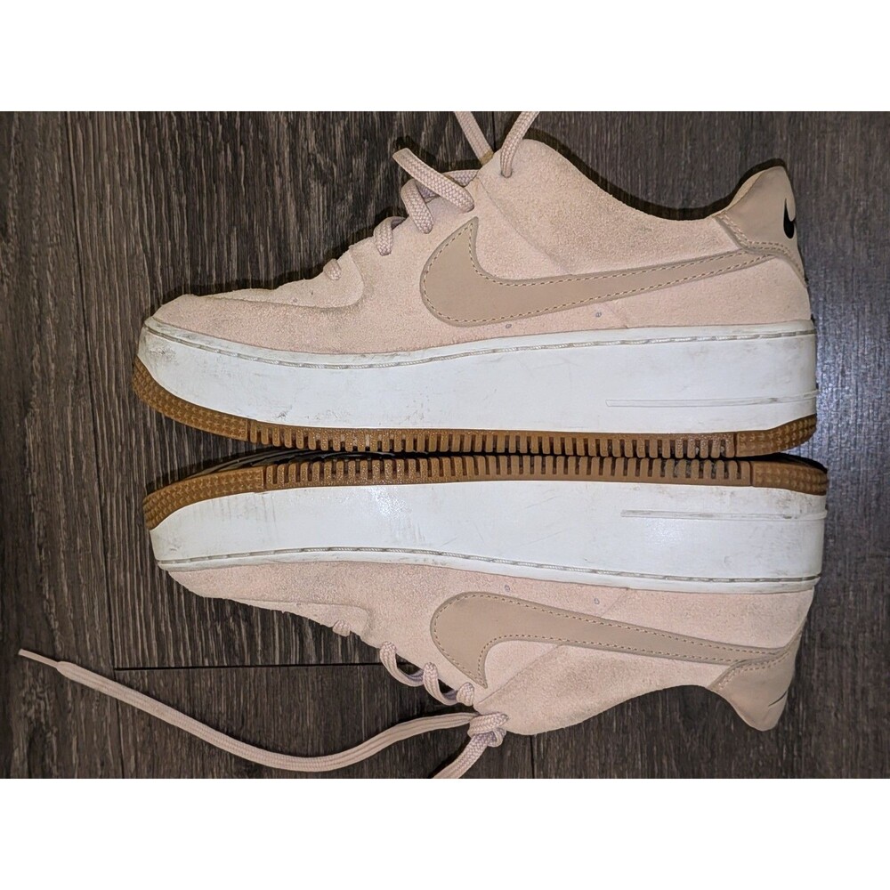 Nike Air Force 1 Women's Low-Top Lace-Up Shoes/ Suede/Beige White Gum/ Size: 7.5 - Picture 6 of 7